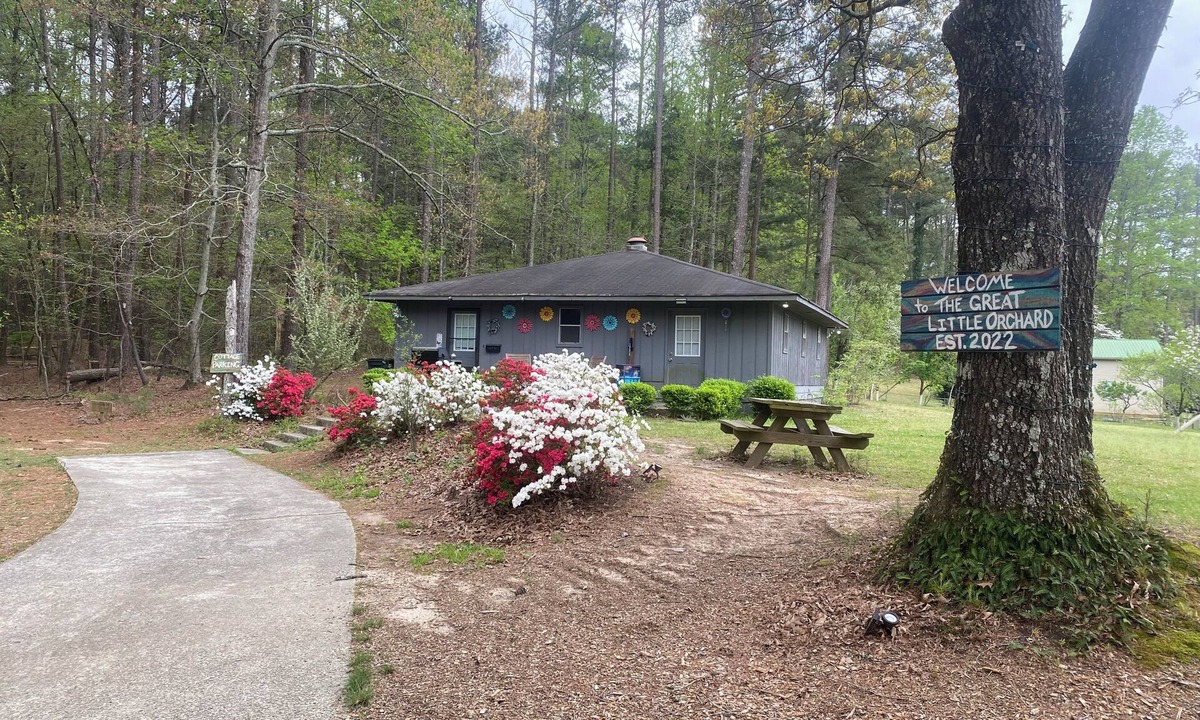 Jonesboro Cottage | The Great Little Orchard, "The GLO"- Cozy cottage with game room, mini trail