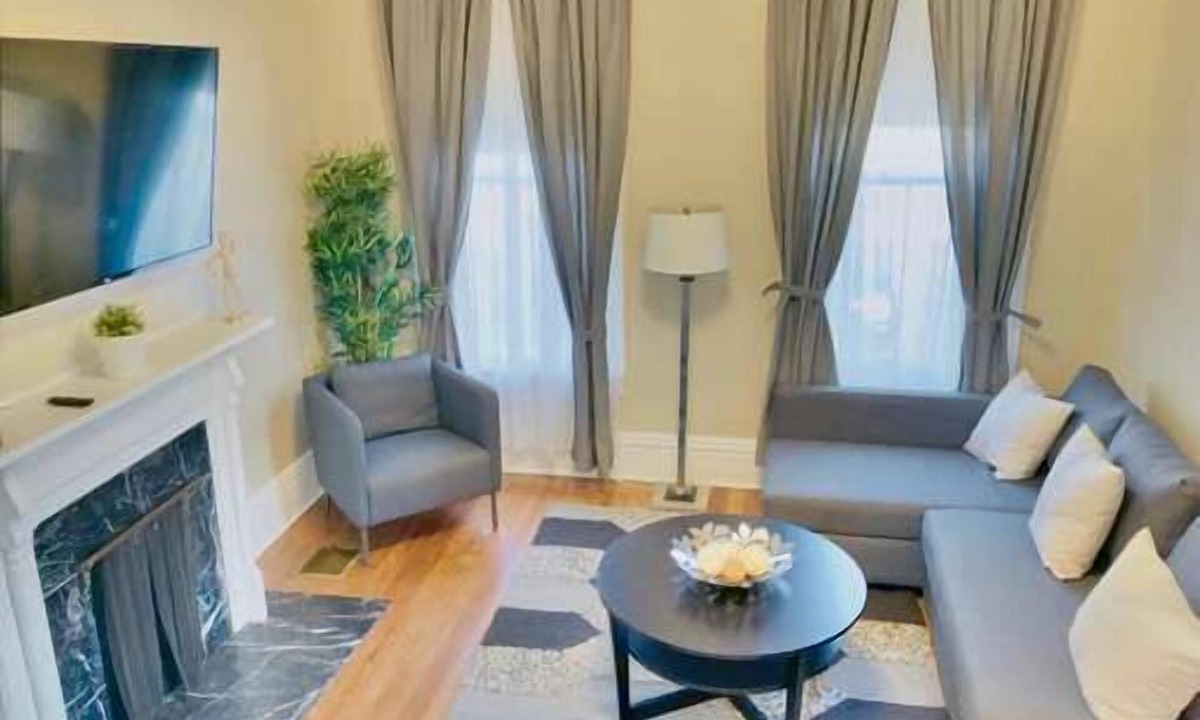 German Village House | The House Hotels - New Frankfort 1