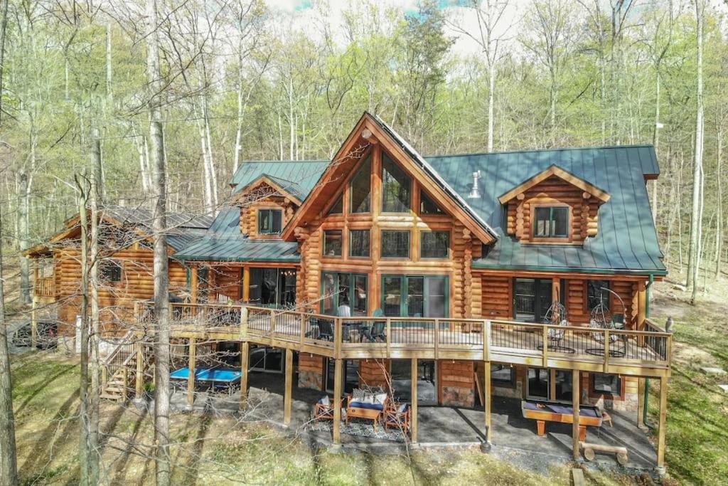 Dickerson House | The Log House at Sugarloaf Mountain MD