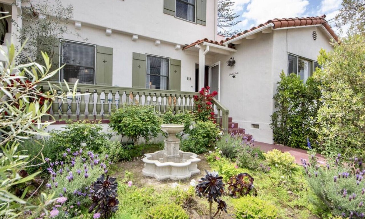 West Beach Apartment | The Marlowe Seaside Inn - Vintage Luxury at the Beach