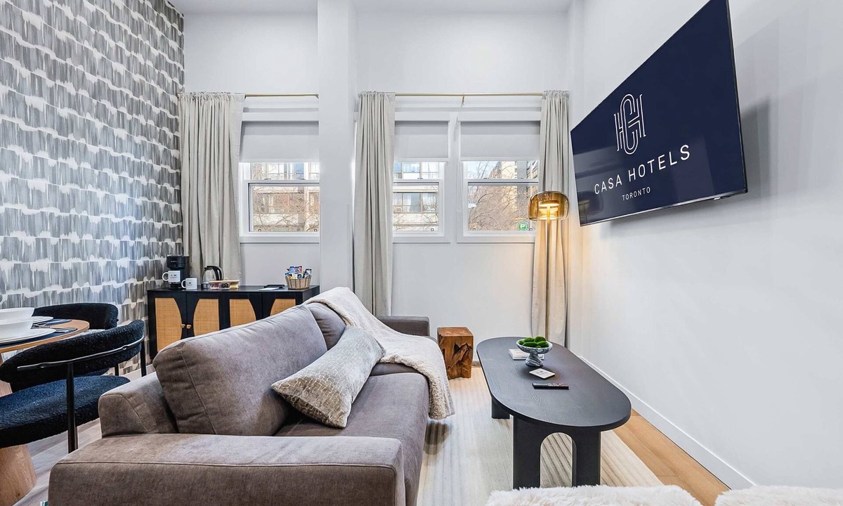 Grange Park Hotel | The Mccaul by Casa Hotels - Queen Suite, Near AGO