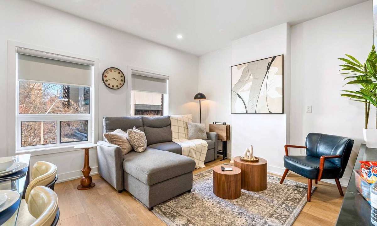 Grange Park Hotel | The McCaul | Premium DT Suite near MAJOR INTERNATIONAL SPORTING EVENT 2026