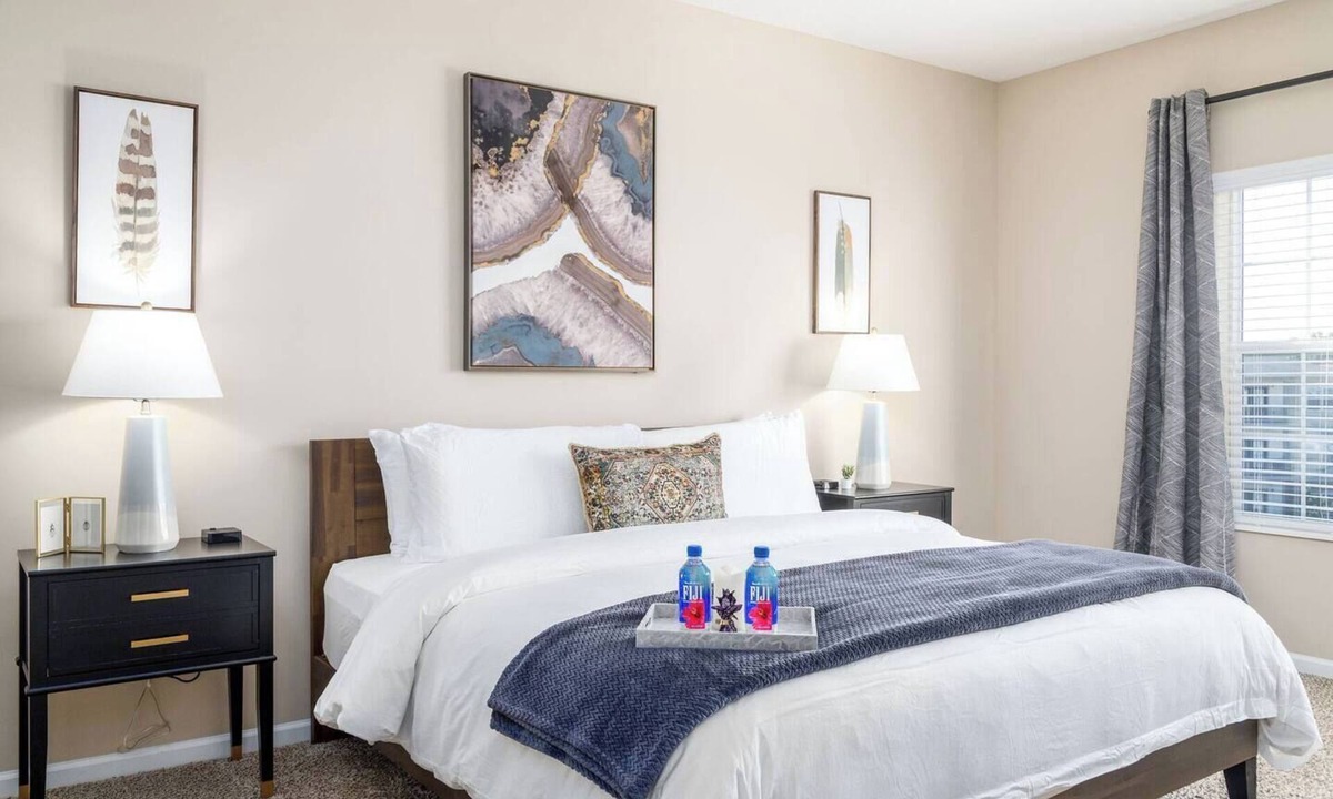 Westerville Apartment | The New Albany Perch | Top Floor | Pet-Friendly!