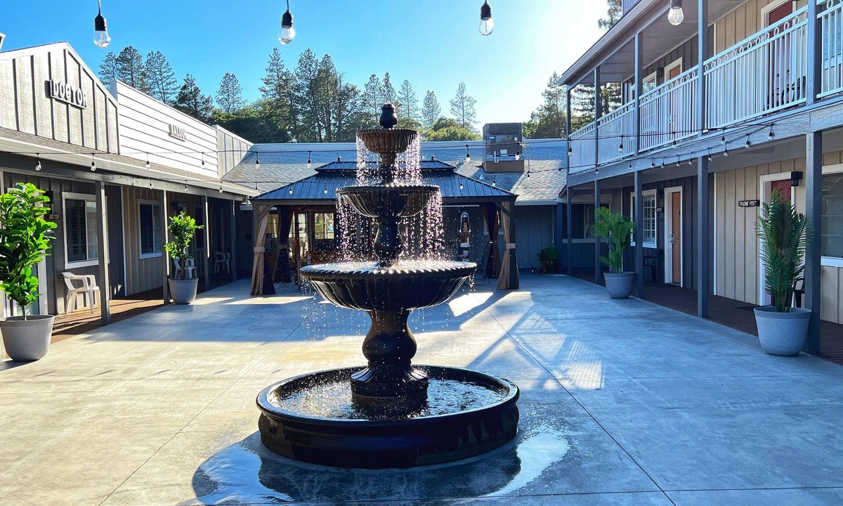 Willits Hotel | The Old West Inn