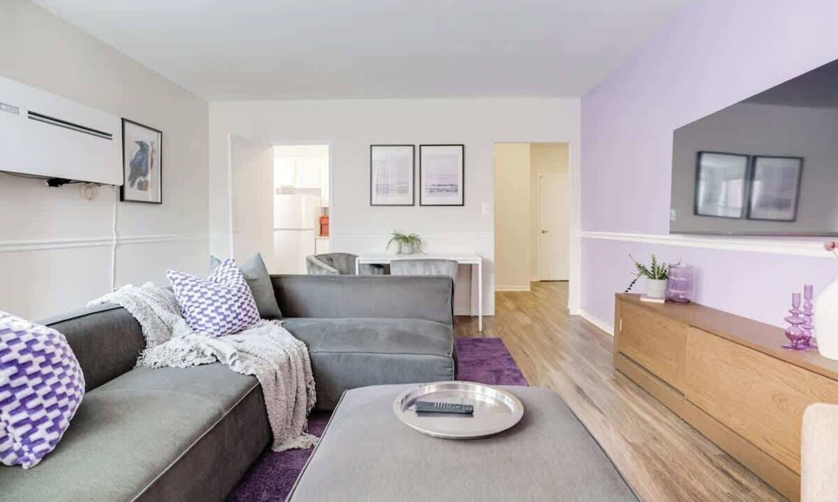 Downtown Baltimore Apartment | The Raven