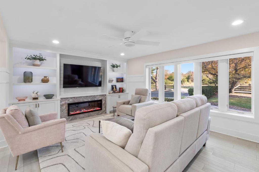 Ashburn Apartment | The Rest at Potomac Farms