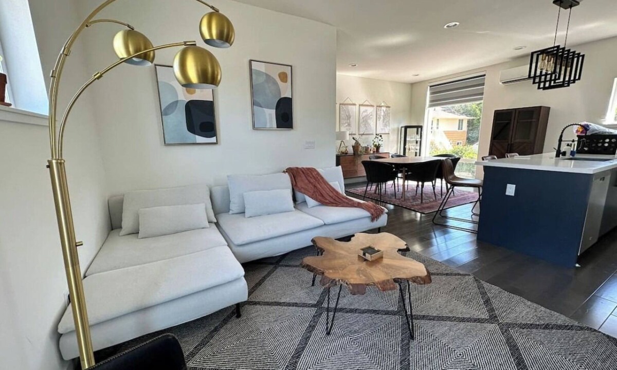 Columbia City House | The Rooftop - Columbia City Retreat Free Parking + EV Charger