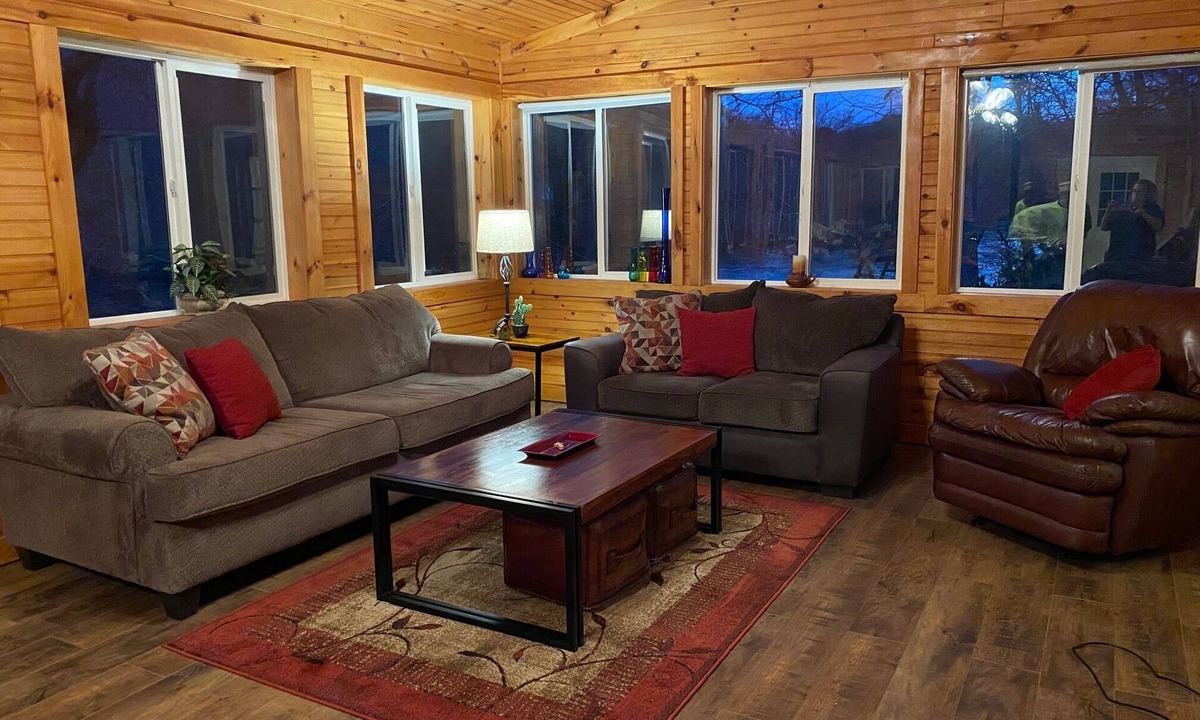 Franklin Cabin | The Ruby River - Phenomenal Riverfront Cabin
