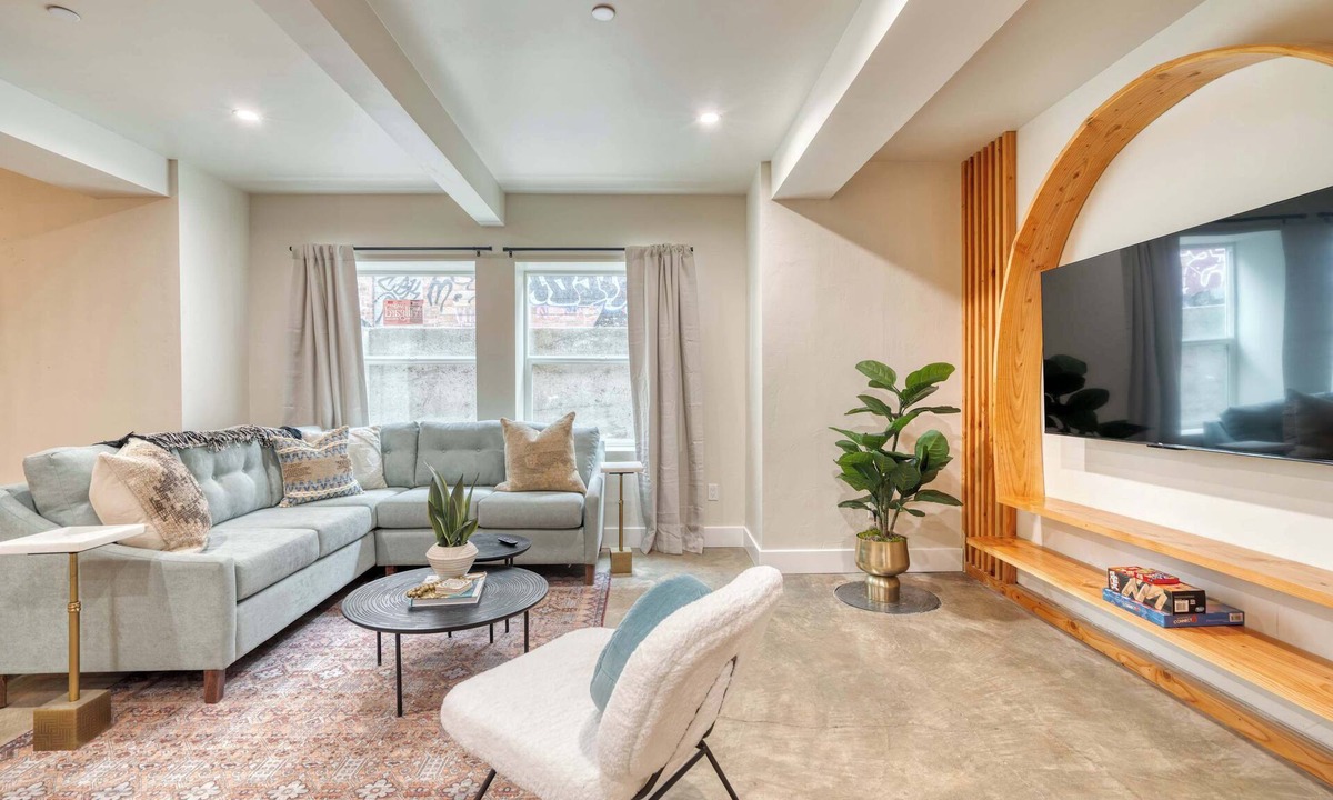 Mississippi District Apartment | The Spanish Flat 3BR/2BA on Mississippi Ave