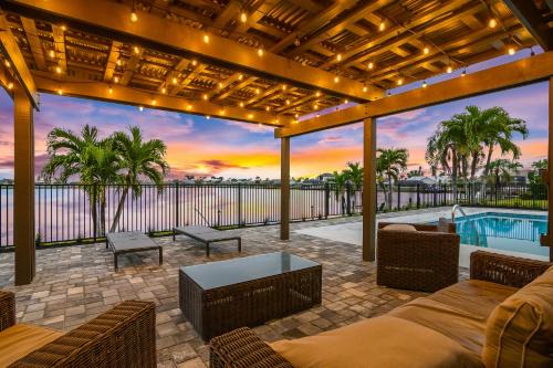 Eight Lakes House | The Waterfront Fishing Retreat