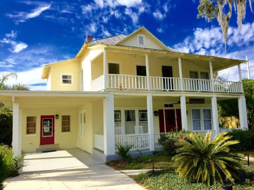 Mims Bed & Breakfast | The Wayward Traveler's Inn