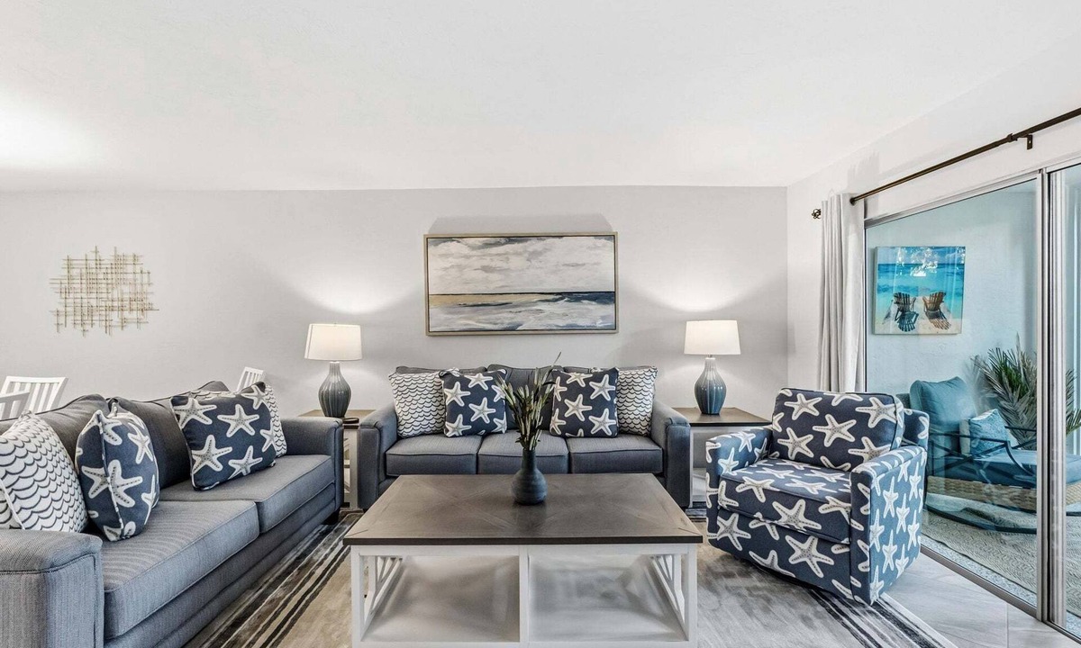 Siesta Key Condo | This first floor 2 bedroom 2 bathroom condominium