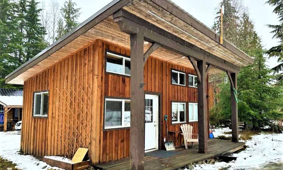 Regional District of Kitimat-Stikine House | Tiny Home - 2B Work & Play