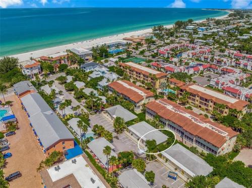 Bradenton Beach House | Tradewinds Cottage Completely Renovated Easy Beach & Pool Access
