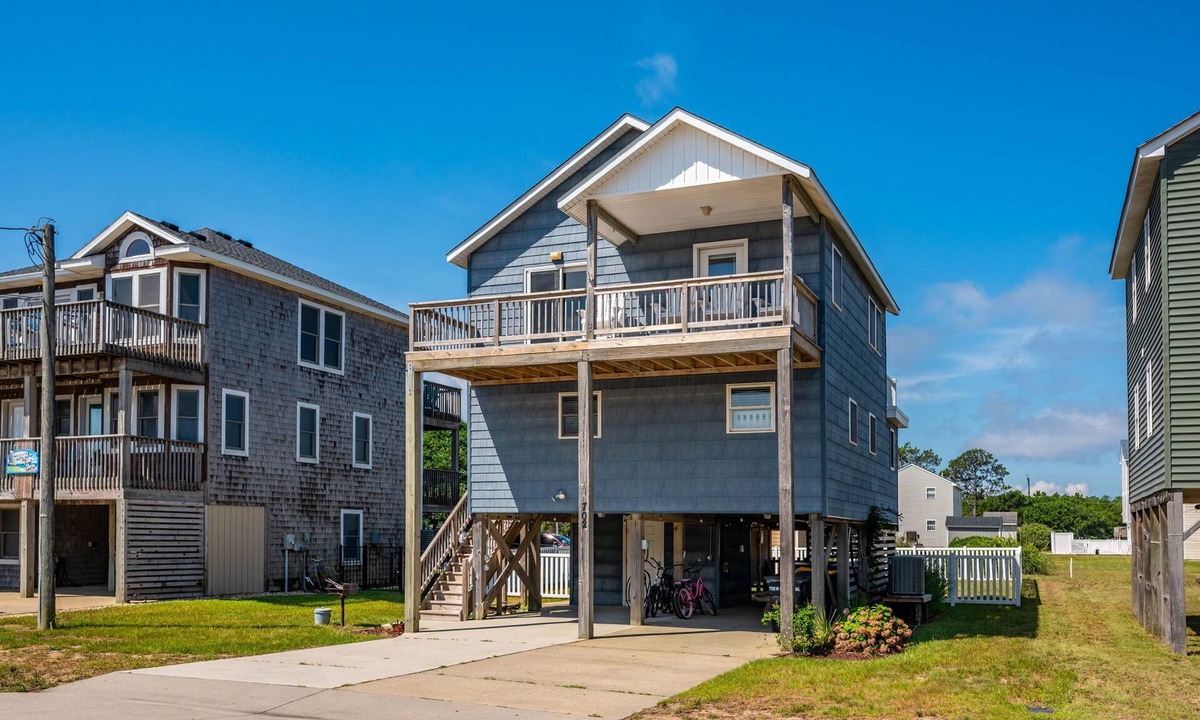 Kill Devil Hills Cottage | Tres Del Mar | Walk to Beach, Hot Tub, Fire Pit