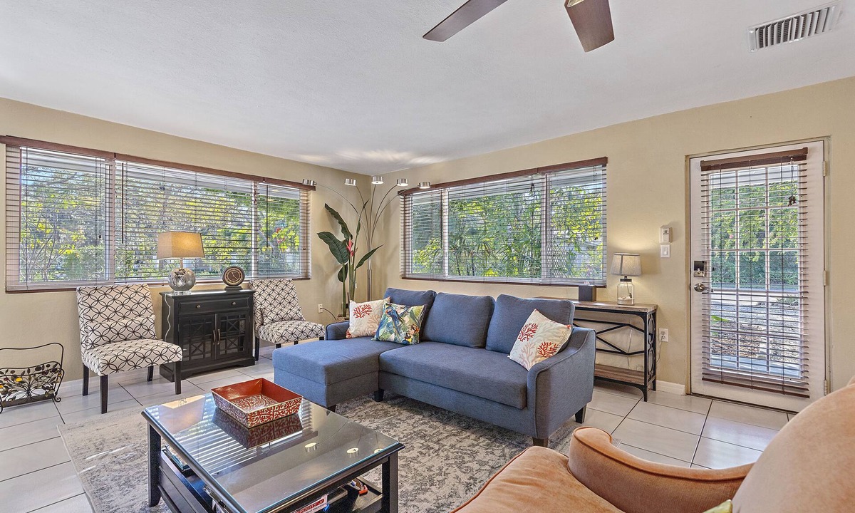Indian Beach Sapphire Shores House | Tropical Retreat w/charming garden near downtown.