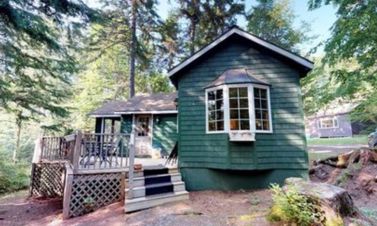 Greenville Cottage | Two Bedroom Cottage on Moosehead Lake