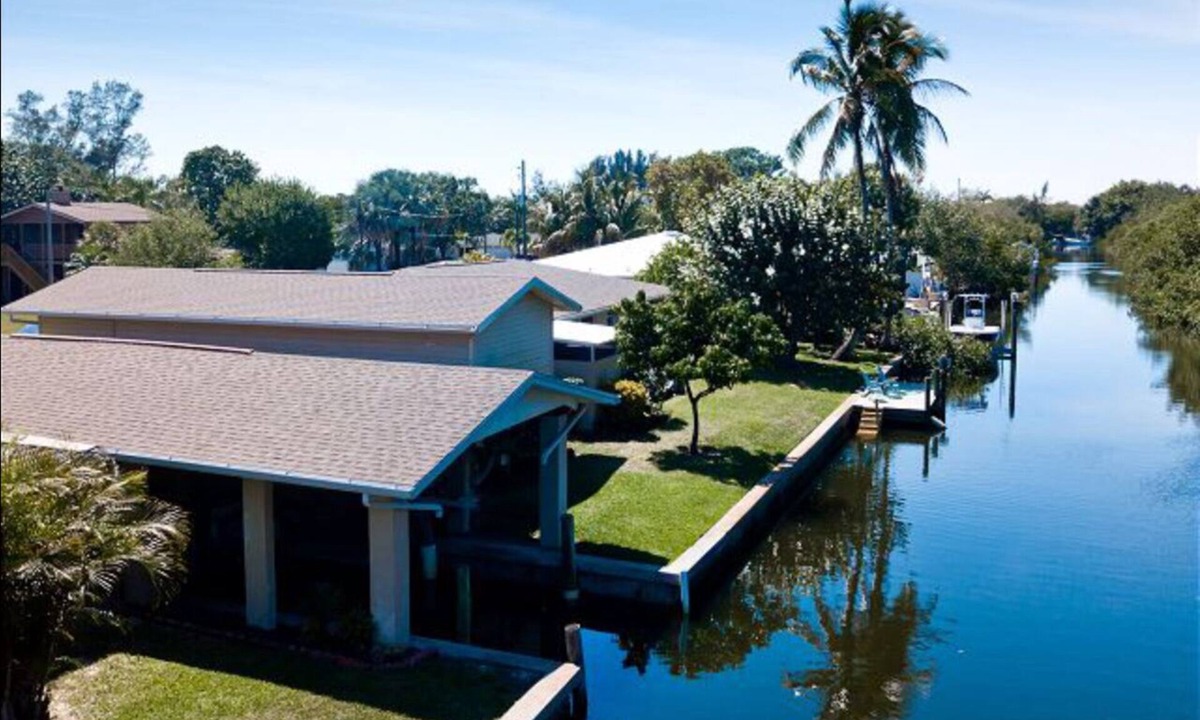 Cortez Cottage | Ty's Canal Cottage