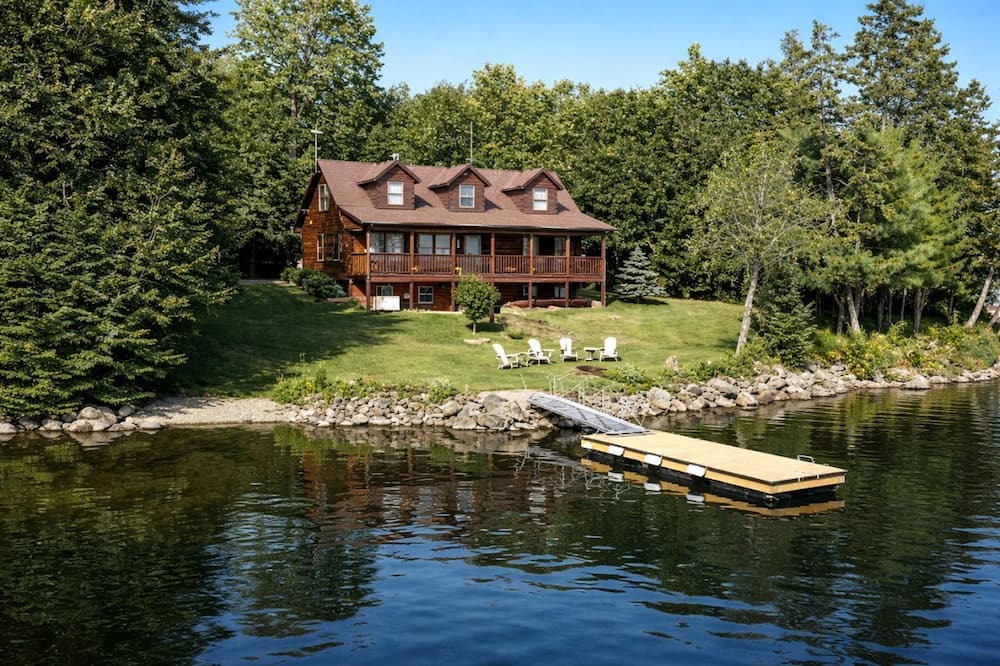 Rockwood Cabin | Ultimate Four-Season Escape with Scenic Porch Views in Rockwood, Maine