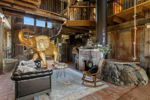 Lakeport House | Unique Stay! Pool, Hot tub, Game Room, Views