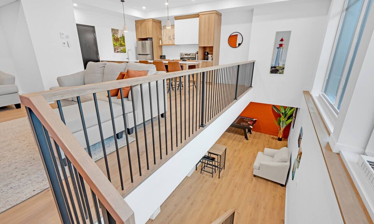 Rimouski-Neigette Apartment | Unit 103 - 2 Stories - 55" TV - Air Hockey - Downtown