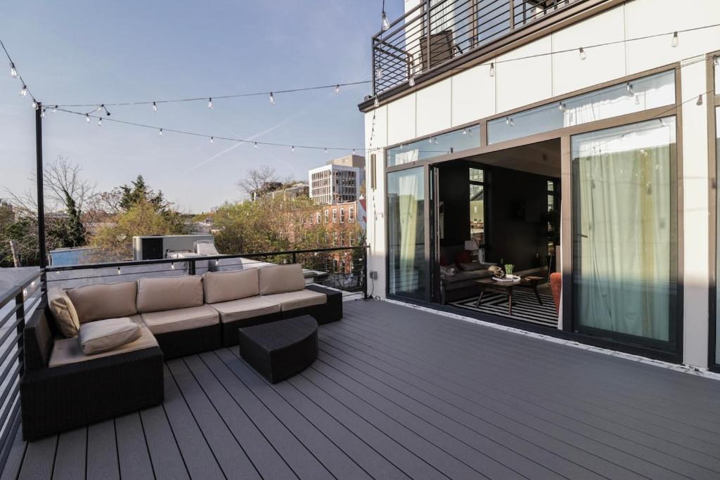 Shaw Apartment | Unit 9 Luxe 2 Bedroom Penthouse Sleeps 6