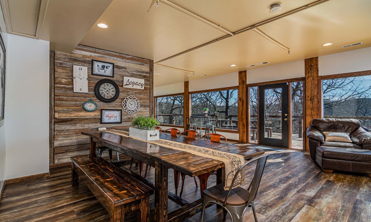 Ridgedale House | Unwind at Ozark Outdoor! Nestled in Nature-Pvt Firepit & Hot Tub-Near Big Cedar Cozy
