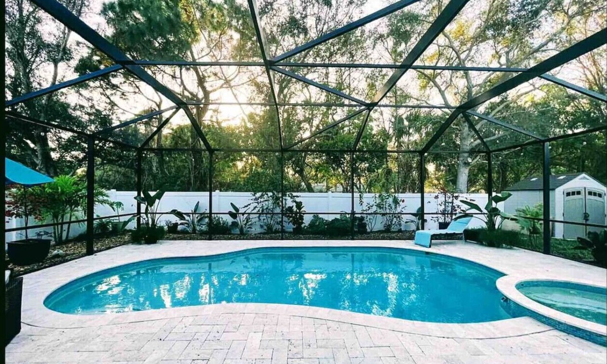 Trailer Estates House | Upscale Heated Pool & Spa Home - Best Beaches