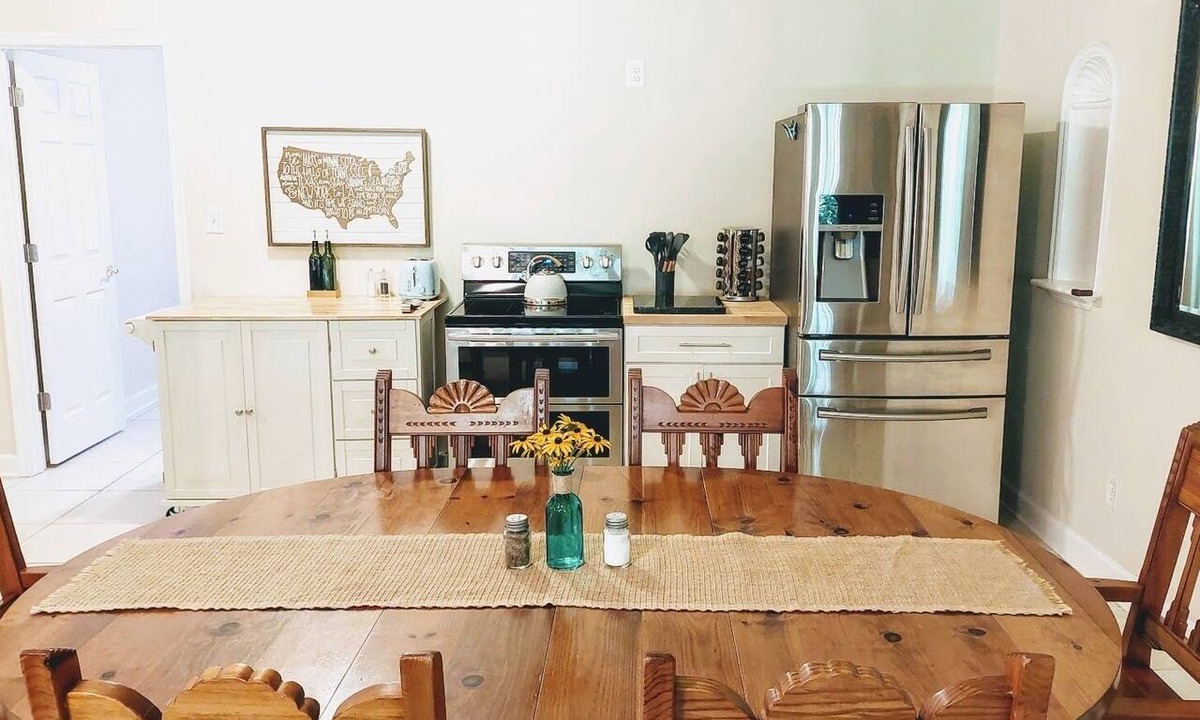 West Springfield Apartment | Urban Oasis I Large 2bd/1ba I Surrounded by Nature I 30 mins to DC