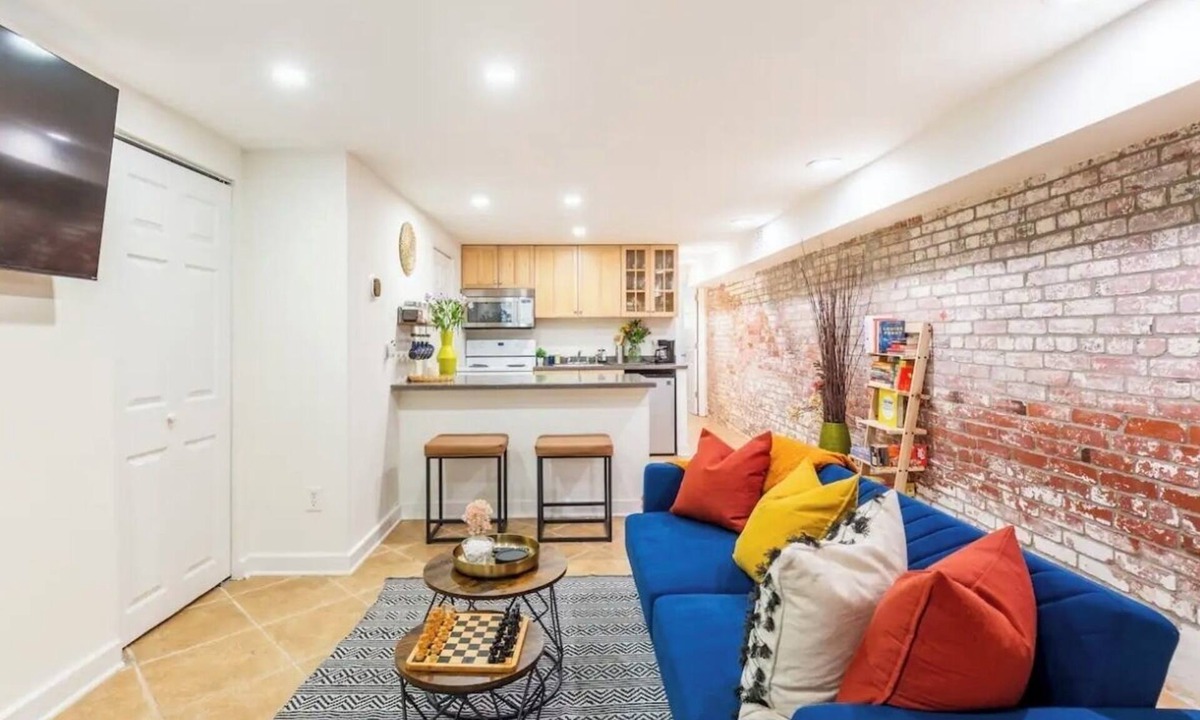 H Street Corridor Apartment | Urban Retreat in Capitol Hill – Stylish & Serene One-Bedroom Apartment