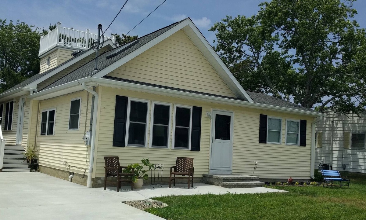 North Cape May Cottage | View bay from our observation deck. Rent Sun. to Sun. Free linen/towel service!.