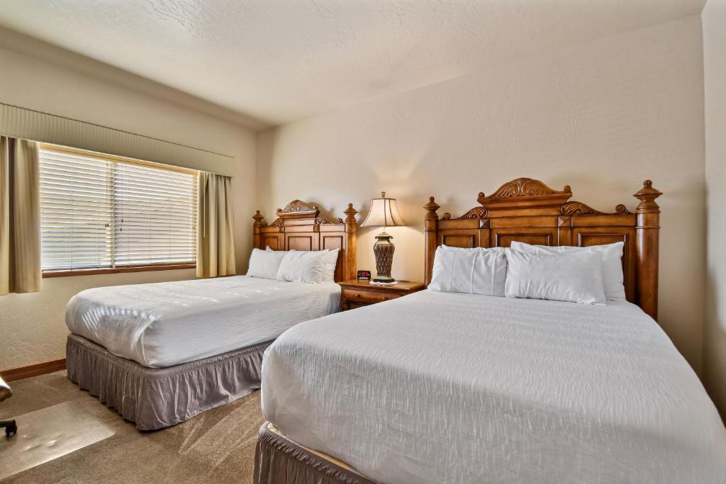 Zermatt Villa | Villa 2055 - 2 Queen Beds - 1 Bedroom 1 Bath No Kitchen villa