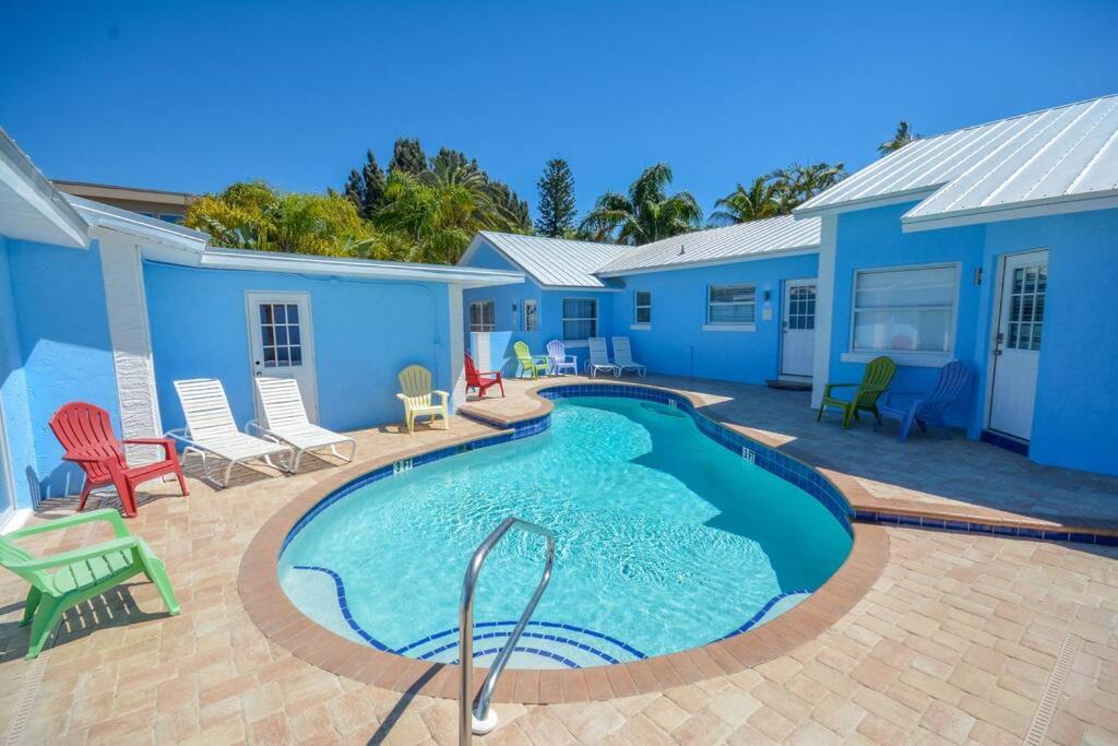 Siesta Key Apartment | VILLA 4 Walk to beach Pool Daily Rentals