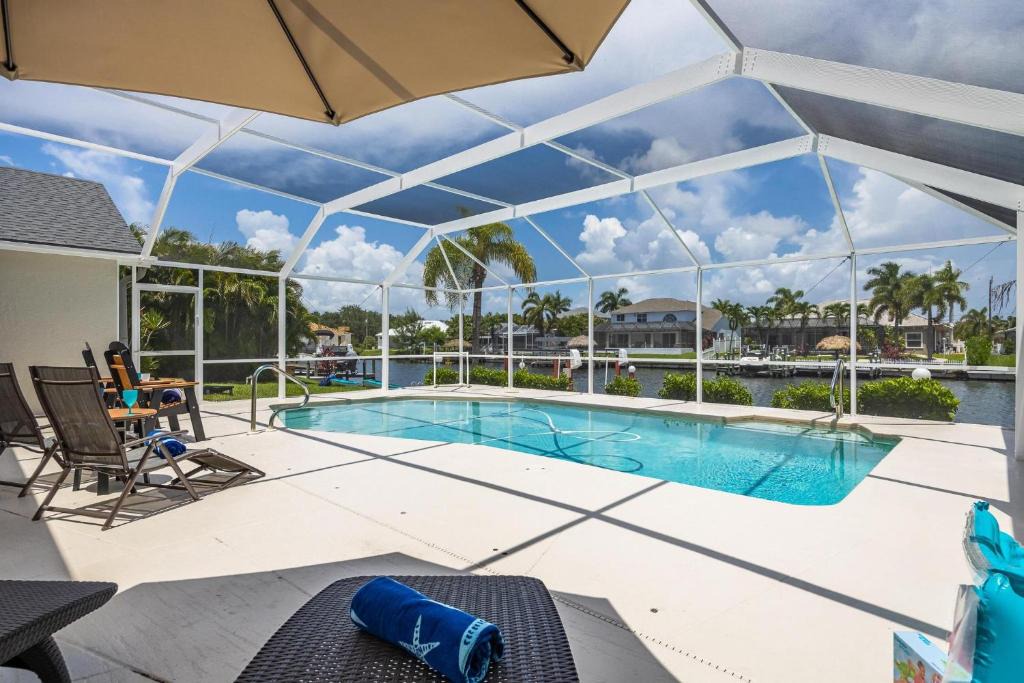 Pelican House | Villa Chillax N' Waterways - Cape Coral - Roelens Vacations