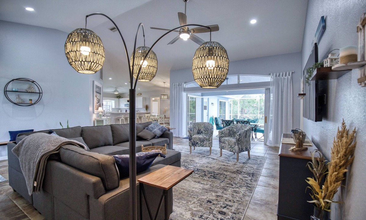 Long Meadow Villa | Villa close to SW Florida Beaches and Golf Courses