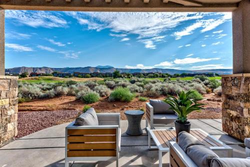 St. George House | Villa On The 18th