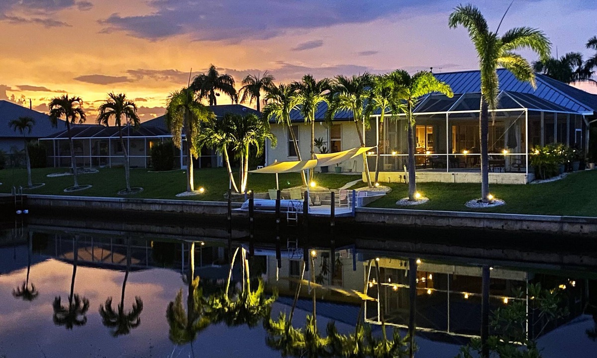 Pelican Villa | VILLA 'THE ARTIST' GULF ACCESS HOME, SOLAR-AND ELECTRIC HEATED POOL
