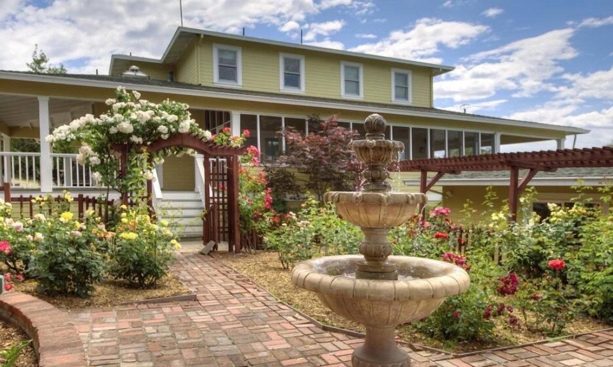 Windsor House | Vineyard Vista, 4Bd/3Ba, Healdsburg, Spa, Ping Pong