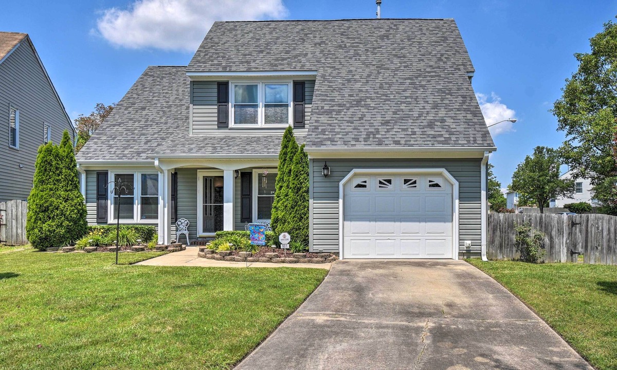 Fentress House | Virginia Beach Family House < 1 Mi to Golf Club!