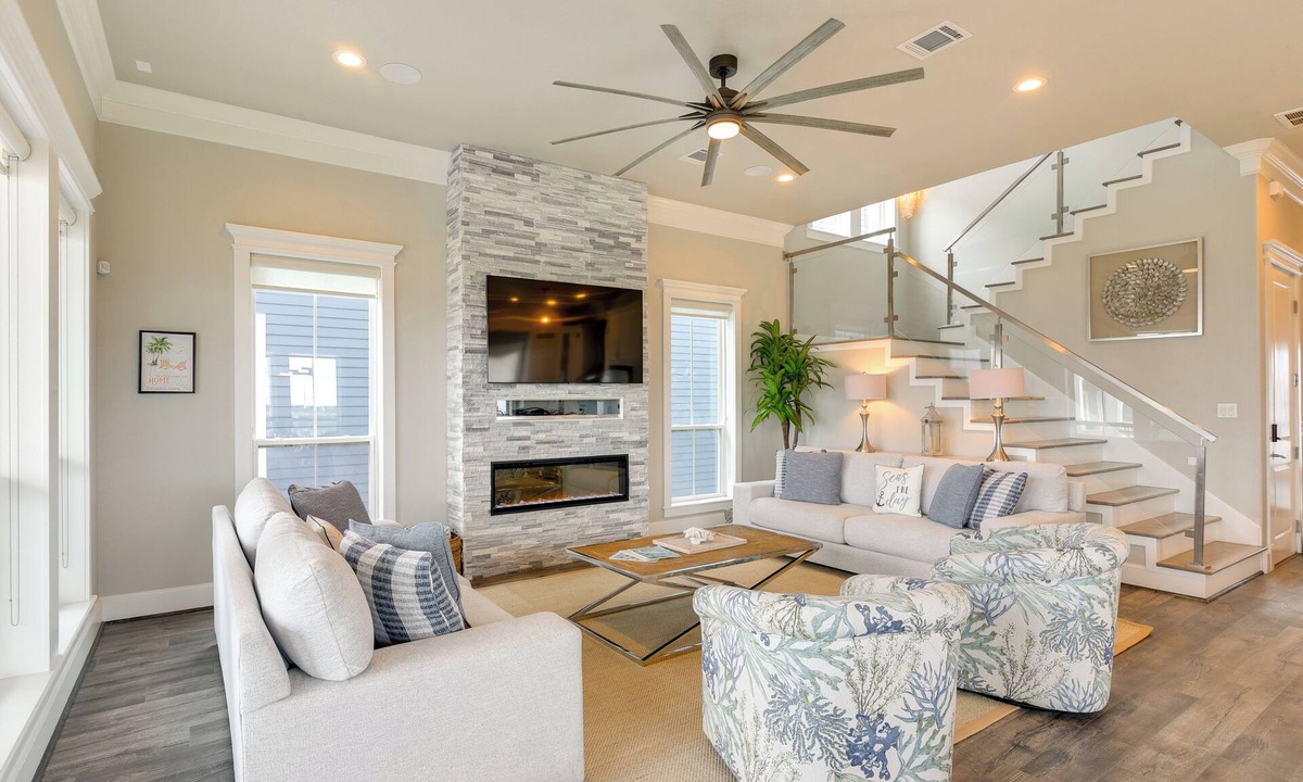 Galveston House | Walk to Galveston Beach: Family Gem w/Balconies!