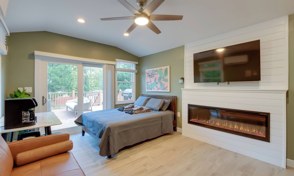 Cheverly Apartment | Walk to Metro Station! Cheverly Apt 8 Mi to DC