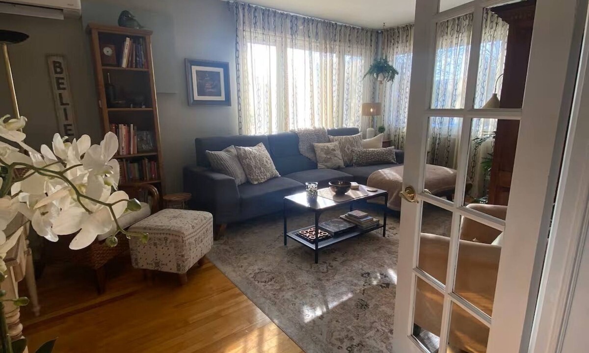Longueuil Apartment | Warm little jewels!