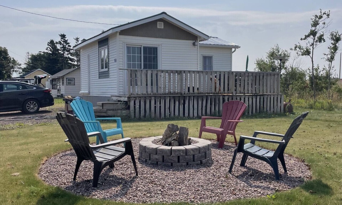 Summerside Cottage | Waterfront Getaway with RV Bunkie & Fire Pit