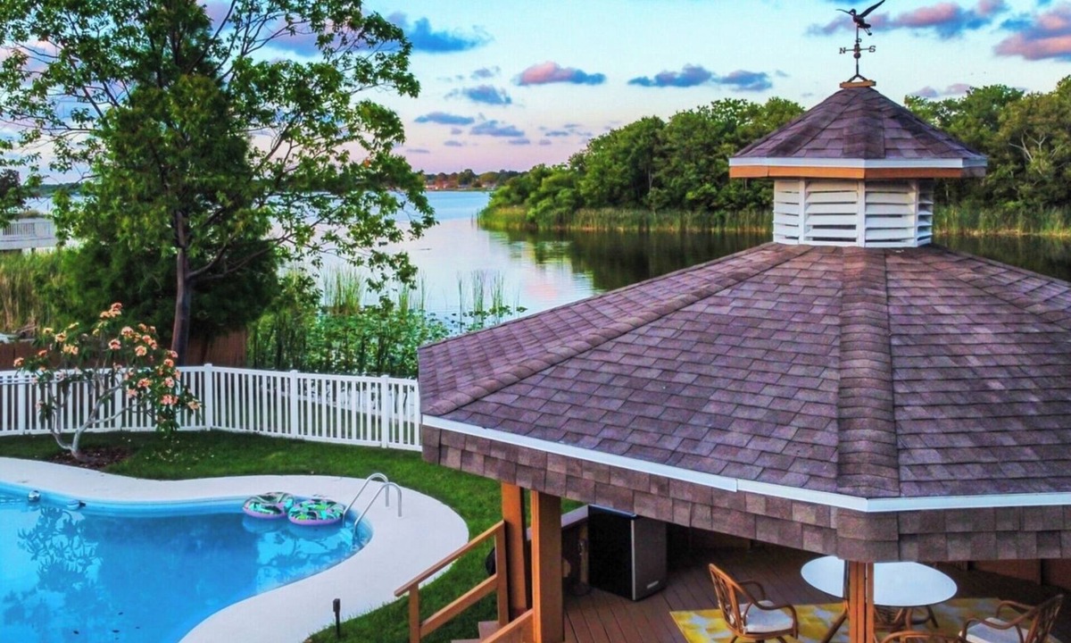 Largo Villa | Waterfront Heated Pool, Sleeps 22 - 4plex