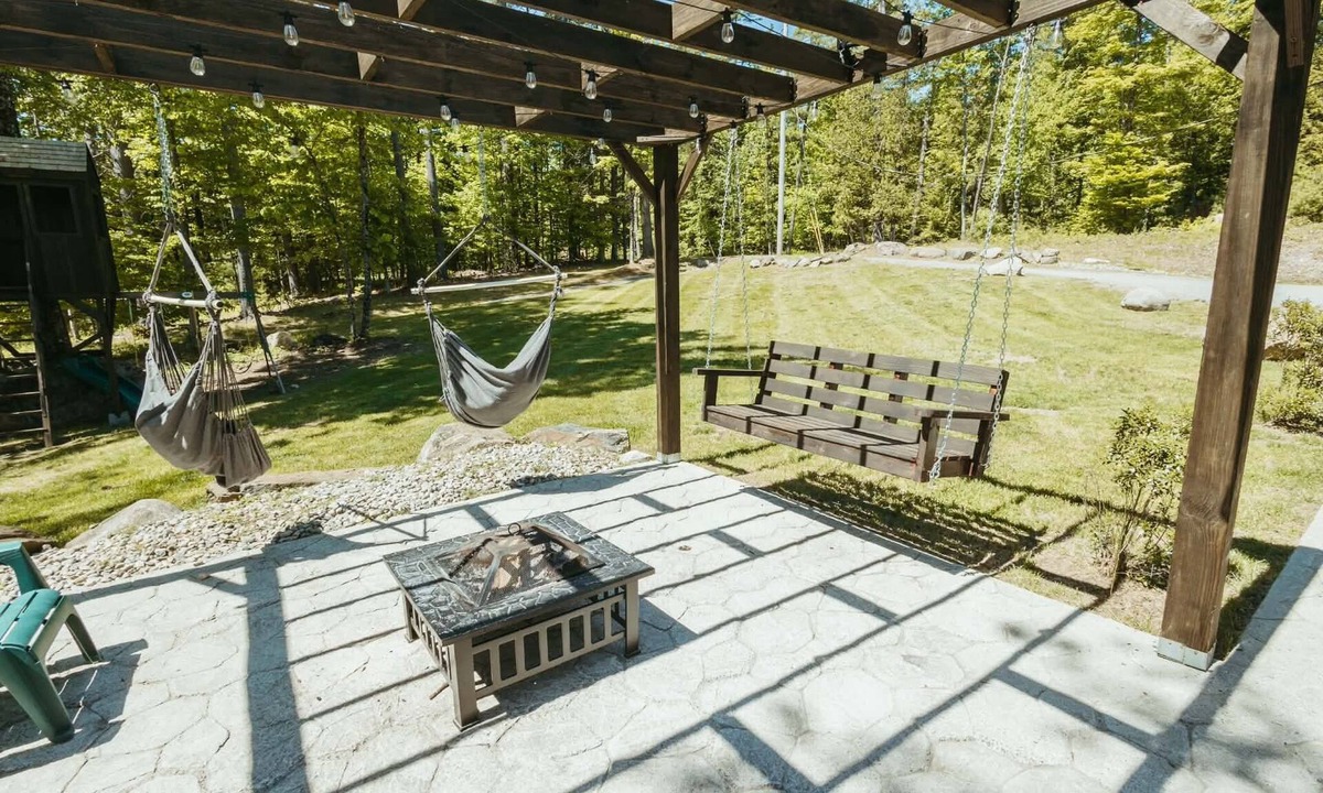 Chestertown House | WaterFront Modern ADK Home-Mountain View- Sleeps 16