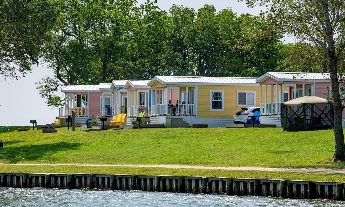 Coinjock Cottage | Waterfront Pet-friendly Cabin in Currituck Sound Campground (WF37)