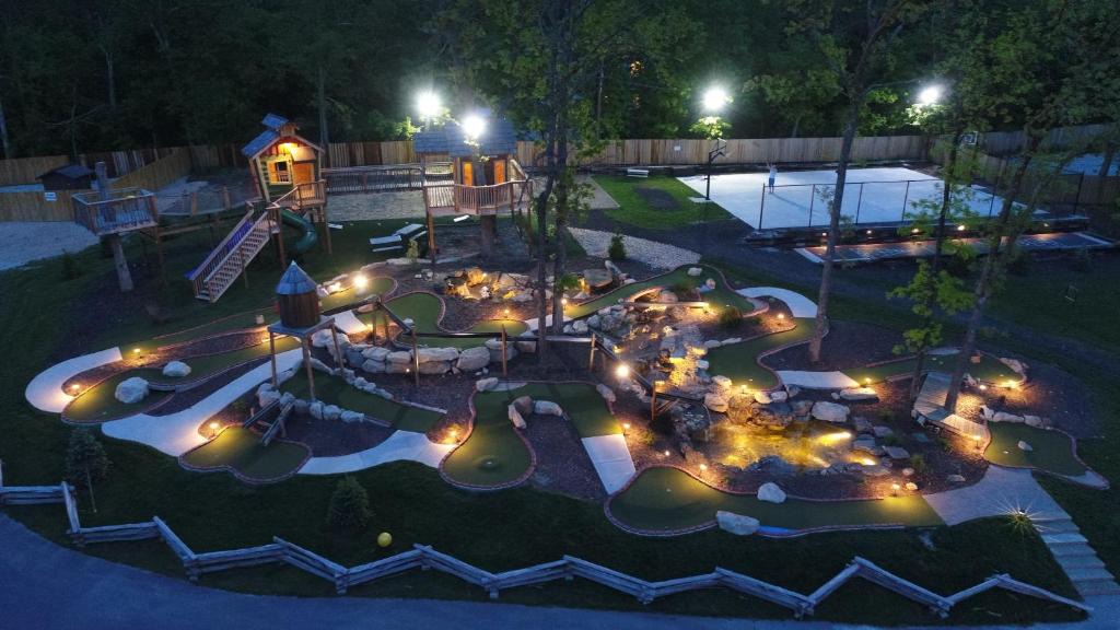 Indian Point House | WaterMill Cove Resort Lakefront Lodge 8Bed 8BA FREE Amenities 2 miles to SDC