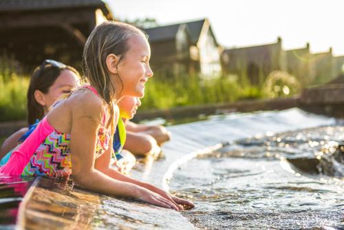 Indian Point House | WaterMill Cove Resort LAKEFRONT Cabin 2 mi to Silver Dollar City Pools Mini Golf