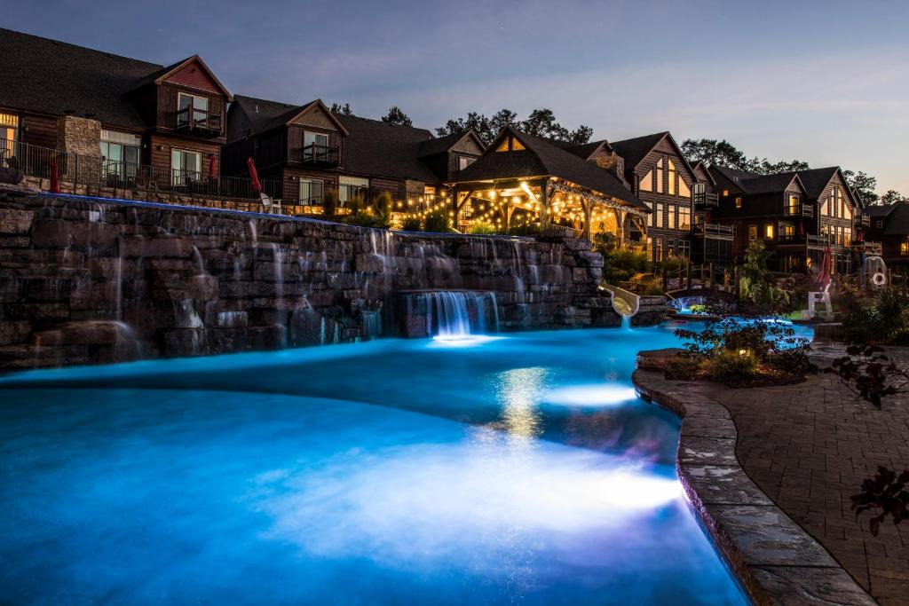 Indian Point House | WaterMill Cove Resort LUXURY Lakefront Lodge 2mi to Silver Dollar City HUGE POOL