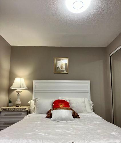 West Edmonton House | West Edmonton Perle Palace